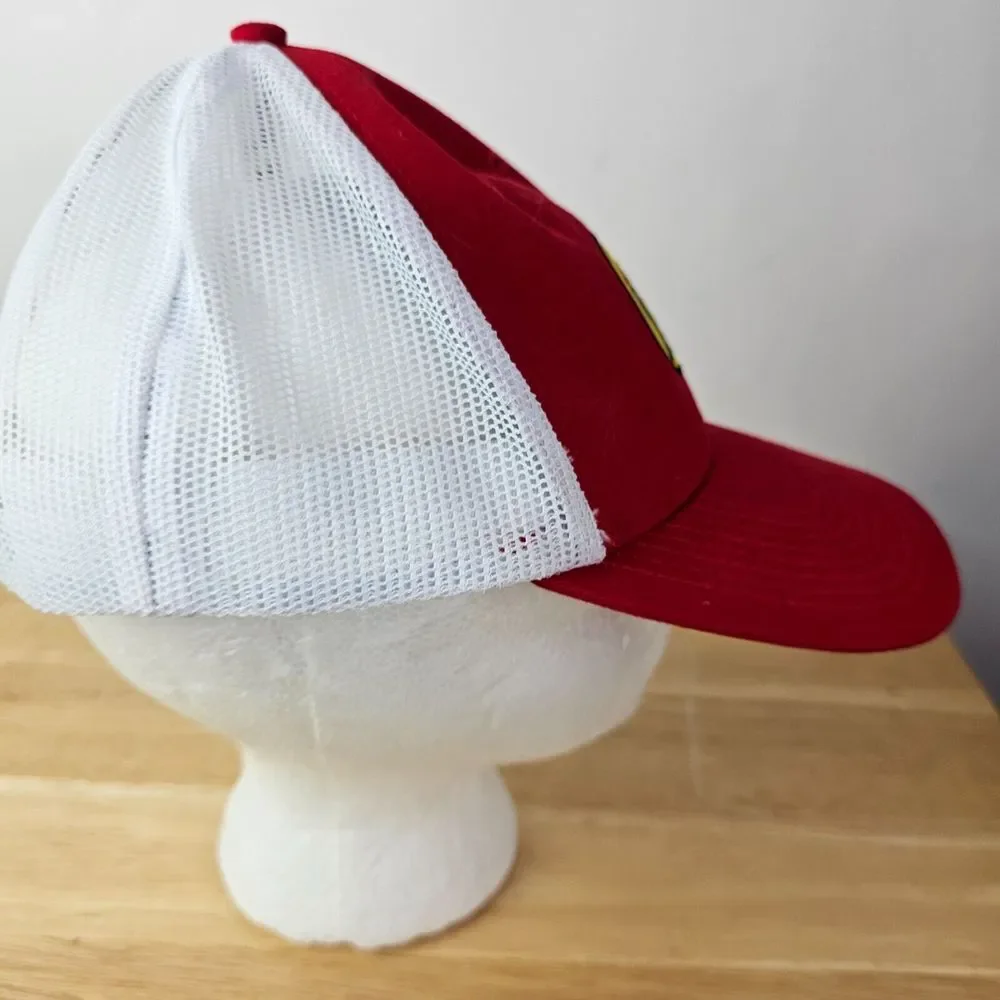 Buc-ees‎ Mesh Snapback Adjustable Truckers Hat Cap White Red Bucees Beaver Logo
